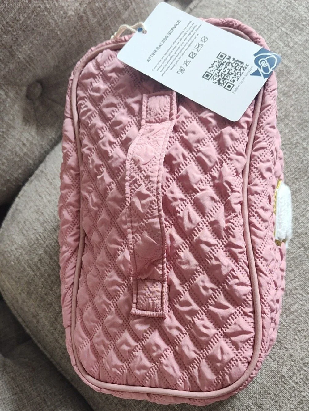 Yoolife Pink Quilted Zippered Travel Case with Handle And  'B' Glittered Patch
